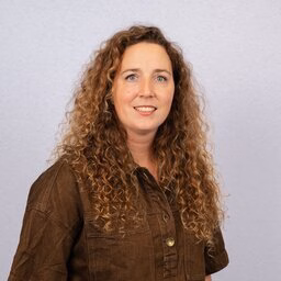 dr. L (Lore) Van Praag