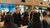 Ambassador in gesprek met een aankomend student tijdens de Master Open Dag.