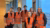 Zes studenten van de master Gedragseconomie in veiligheidshesjes.